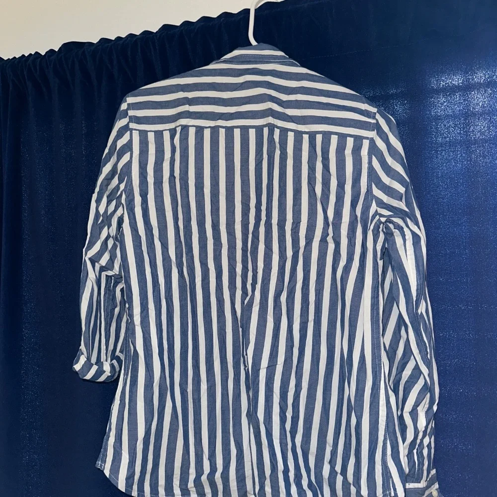 Gap Button Down - Picture 3 of 3